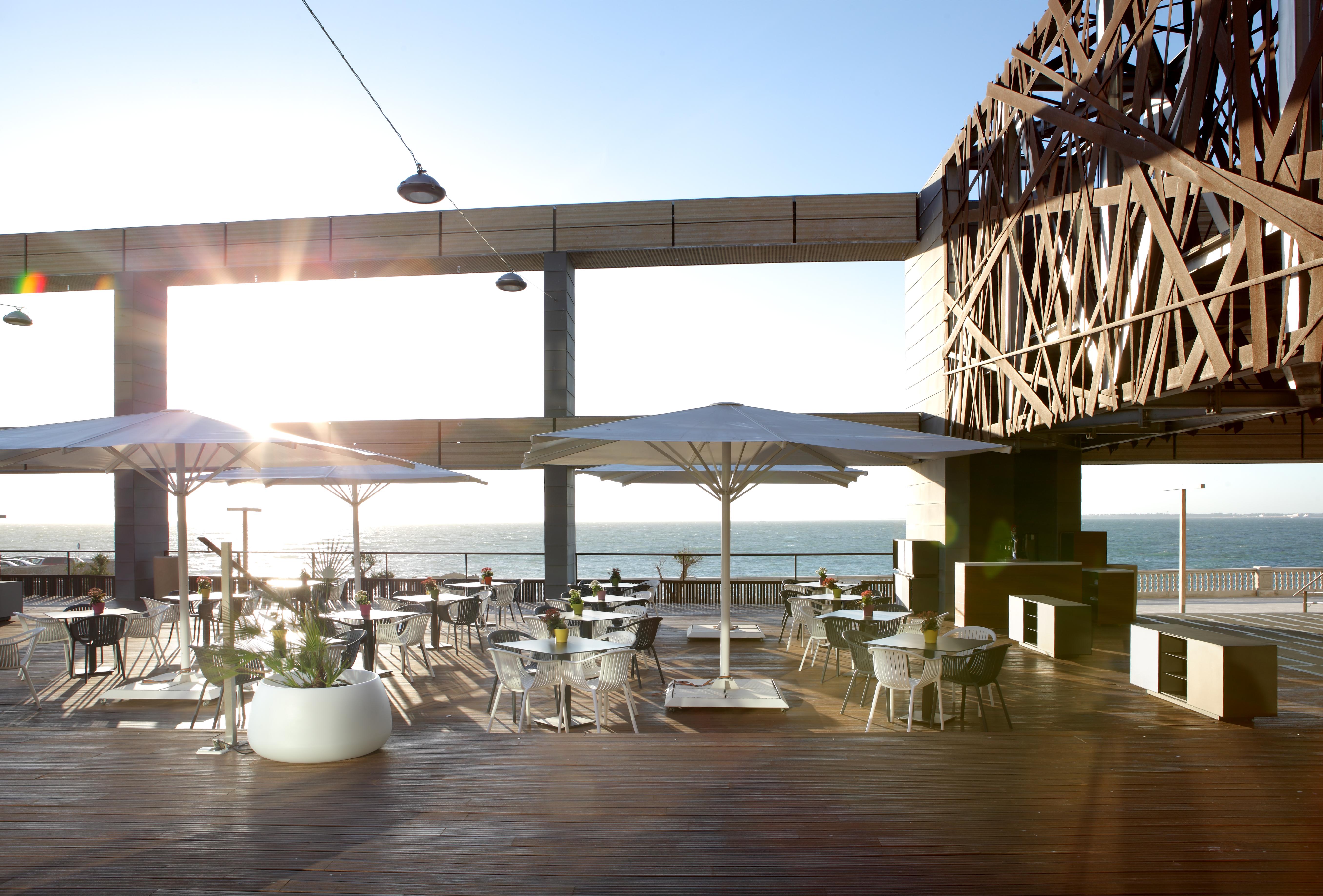 Hotel De 4*
