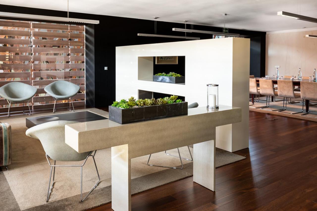 Hotel De 4*